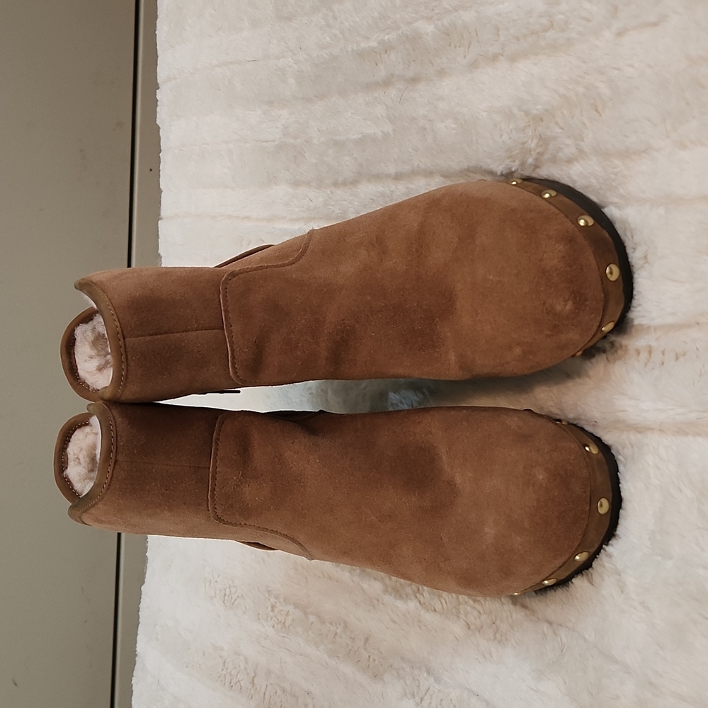 Ugg CAM II Tan/Chestnut Suede Shearling Lined Heeled Studded Boots Size 10